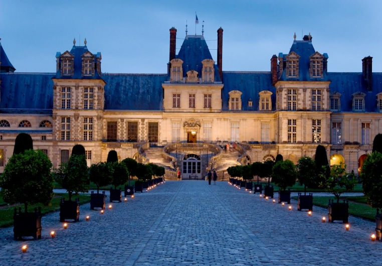 Ext&eacute;rieur du ch&acirc;teau de Fontainebleau